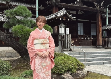 秋元真夏、新年の抱負を投稿！「2025年もいっぱい笑う年に」ファンから祝福の声！