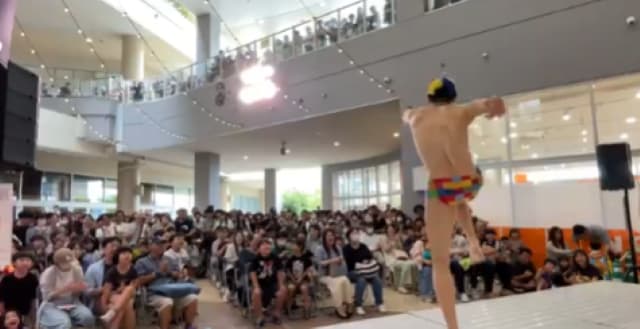 「7年ぶり3回目のイオンモール鹿児島」小島よしおがイオンモール鹿児島で大盛り上がりの大盛況