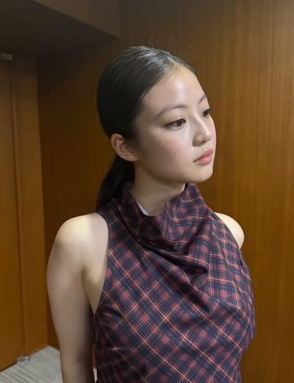 「カラダのラインが…」今田美桜の大胆衣装にドキドキが止まらない！