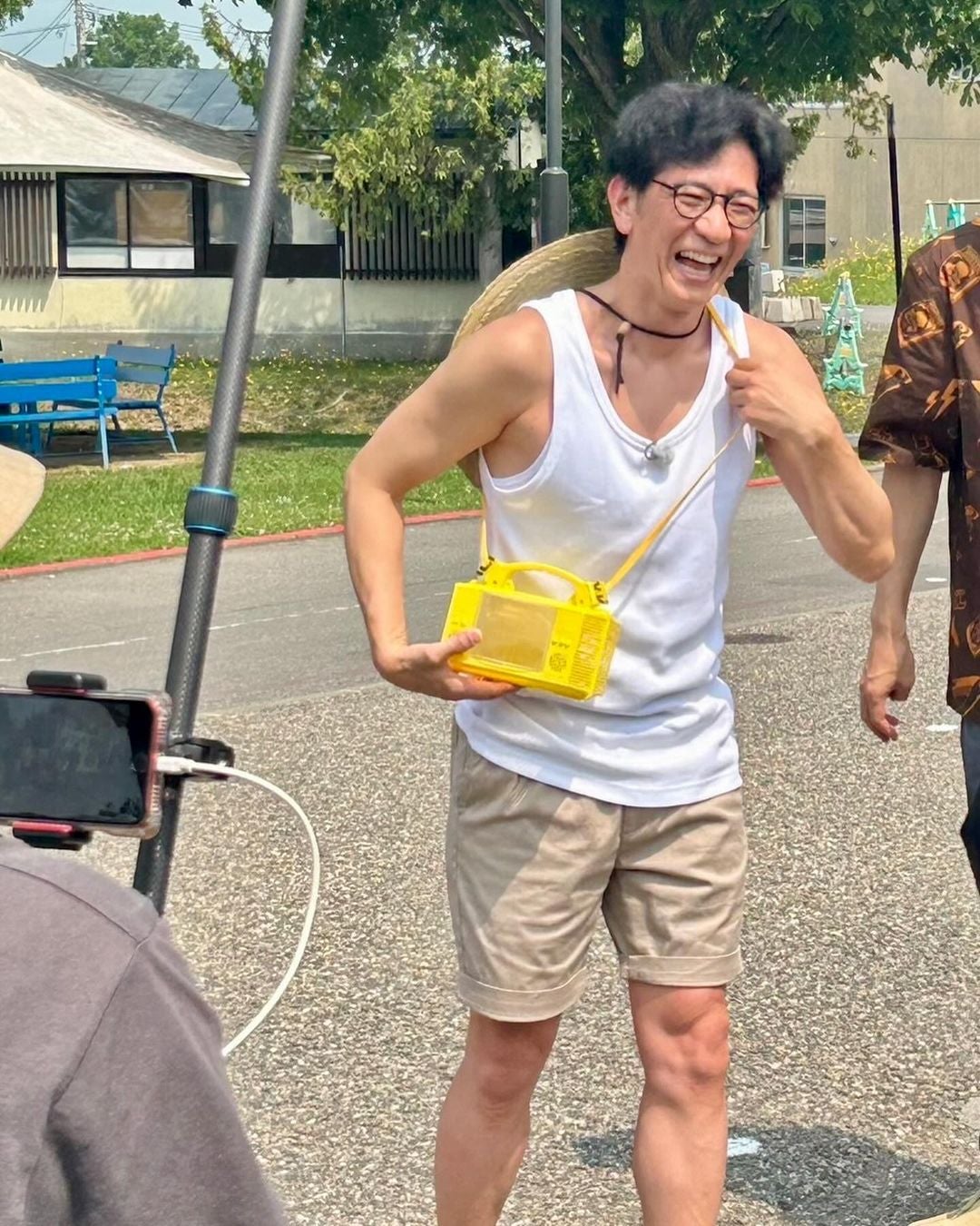 「ほんとに49歳ですか！？」「おじさんが可愛いだなんて」あの芸人の少年すぎる姿に大反響