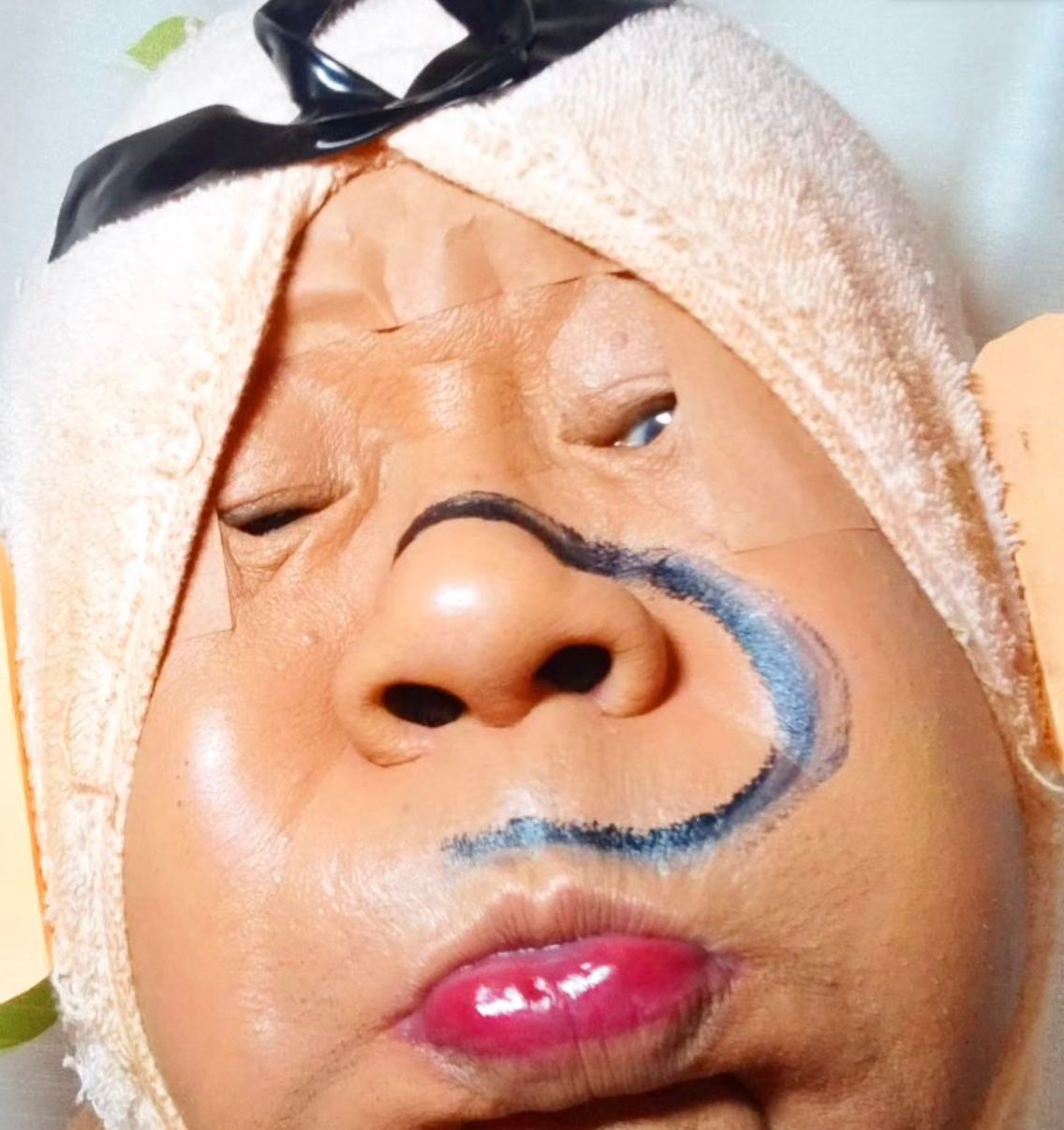 ｢チャーリー･ブラウン！？｣石塚英彦の作品が面白すぎると話題に