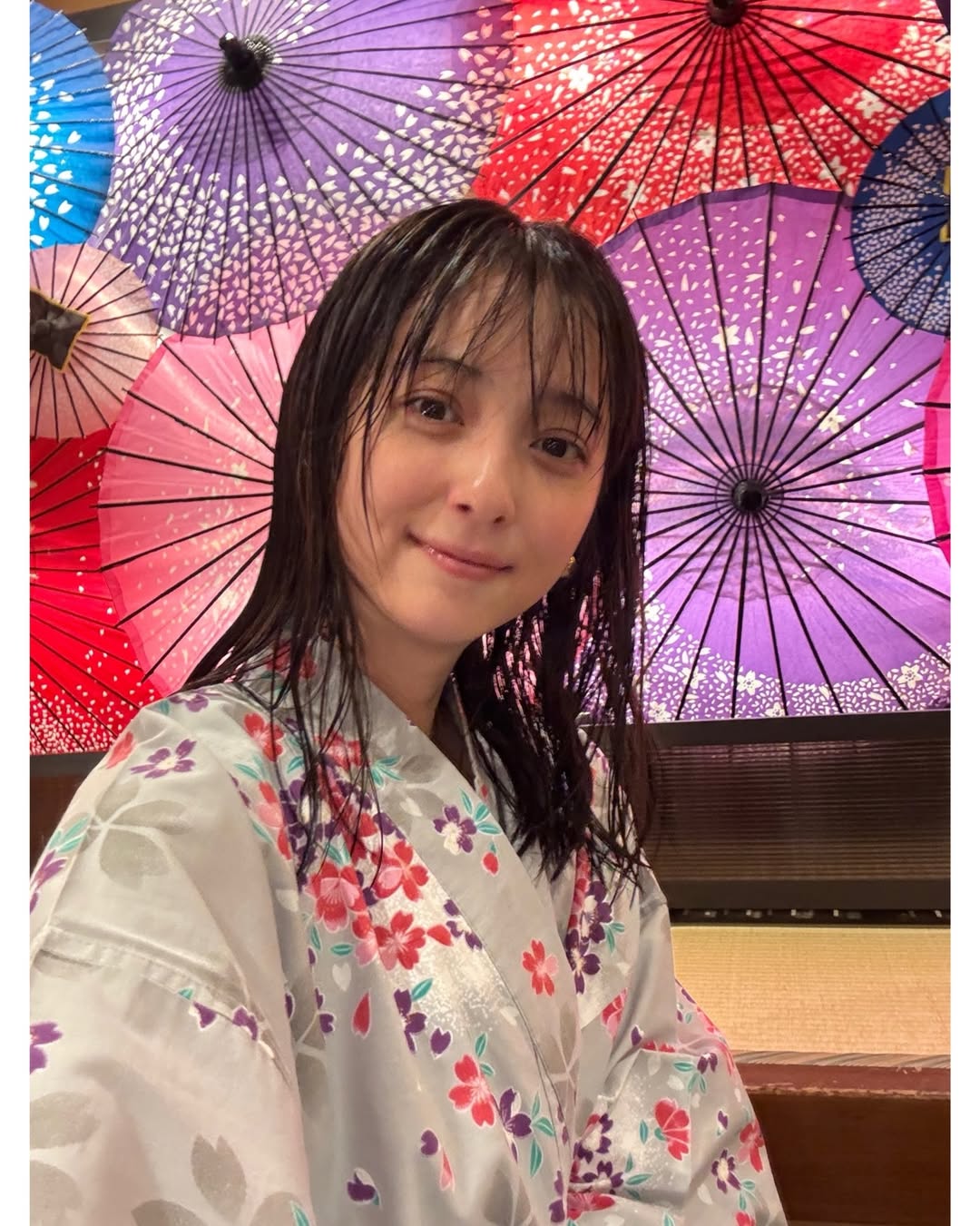 あの国民的女優が濡れ髪のまま浴衣で微笑む…“無防備な瞬間”にファン悶絶