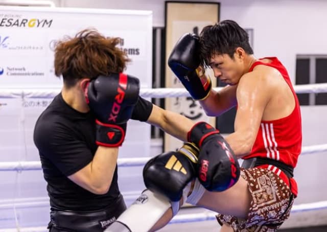 イケメン格闘家・笠原友希が汗だく練習ショットを公開！