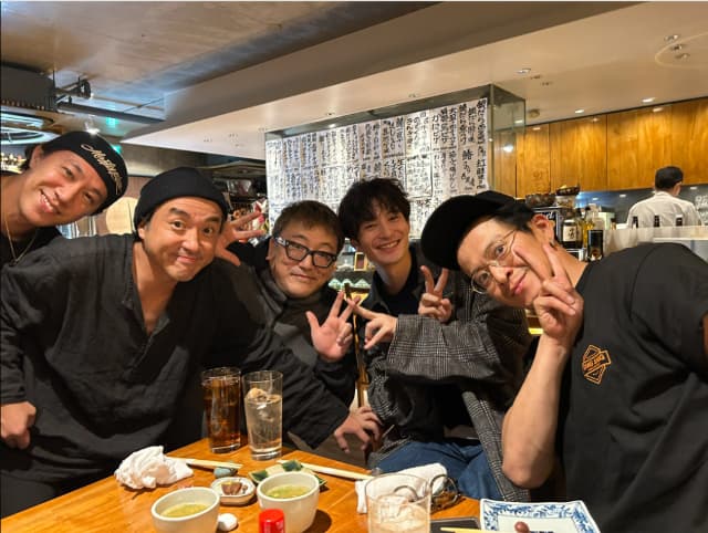 映画監督  福田 雄一が超大物俳優から呼び出し⁉超豪華メンバーの泥酔ショット公開！