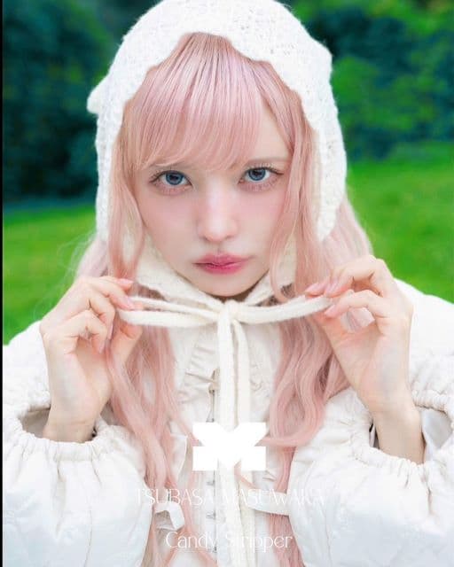 「全てがかわいくて内容に集中できない」益若つばさ、あのモデルと双子のようなショットを公開！