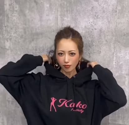 レースクイーン・央川かこが毎年恒例ファン作成のパーカーを着用し感謝を綴る