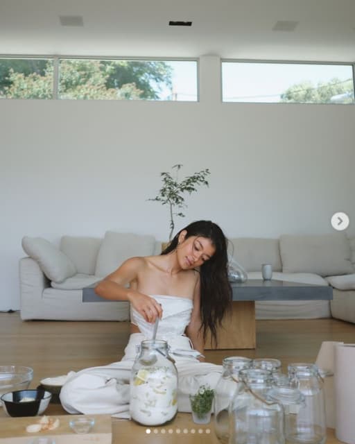 インスタ更新のローラ「無添加の酵素シロップを作ってみたよっ♪」に多数のいいね