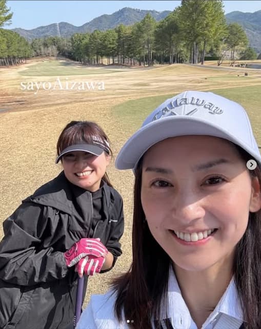 モデル・相沢紗世が桜に癒されながらゴルフをプレー！道中の桜道も投稿