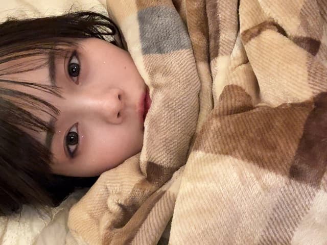 オアシスならぬ”汚アシス”に生還!?アイドルのくつろぎショットにファン「おかえり」