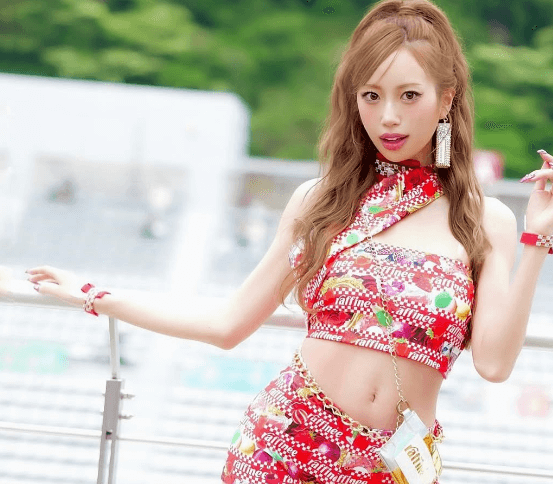 「綺麗です！」9頭身の人気レースクイーン、MAXプロポーションショット＆勝利報告ムービーを公開！「サーキットの女神になりましたね」