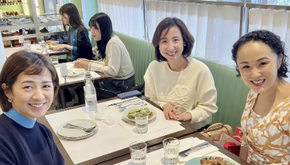 椿原慶子アナ、日本人初のBBCキャスター・大井真理子と感動の再会