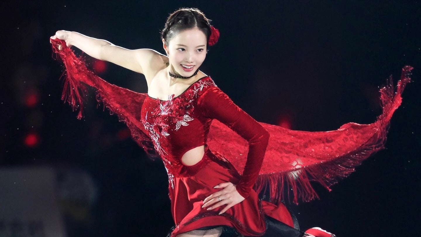 本田真凜が舞う…“天使の舞”に「美の極み」と絶賛の声