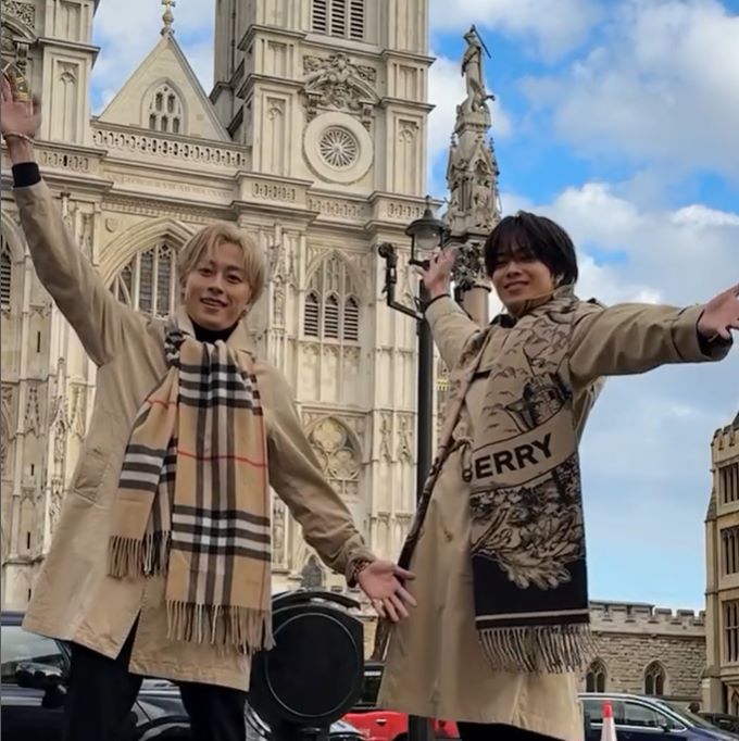 コムドットやまと、ゆうたとお揃いコーデでロンドンを満喫！