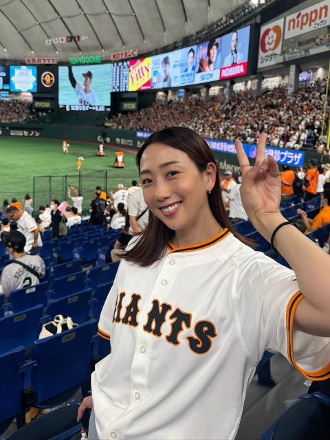 ユニフォーム姿も素敵すぎる！元競泳女子日本代表・五十嵐千尋、ジャイアンツ戦観戦の野球女子ショットが話題に！