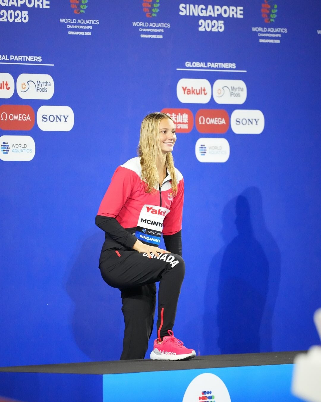 圧巻の泳ぎに鳥肌…サマー・マッキントッシュ、カナダ新記録に笑顔