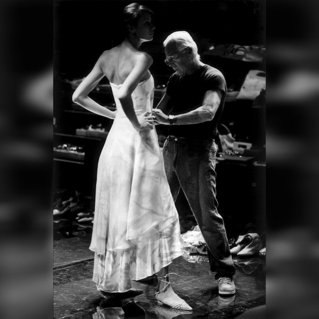 「背中がセクシー」土屋太鳳の美しいドレス姿が話題に