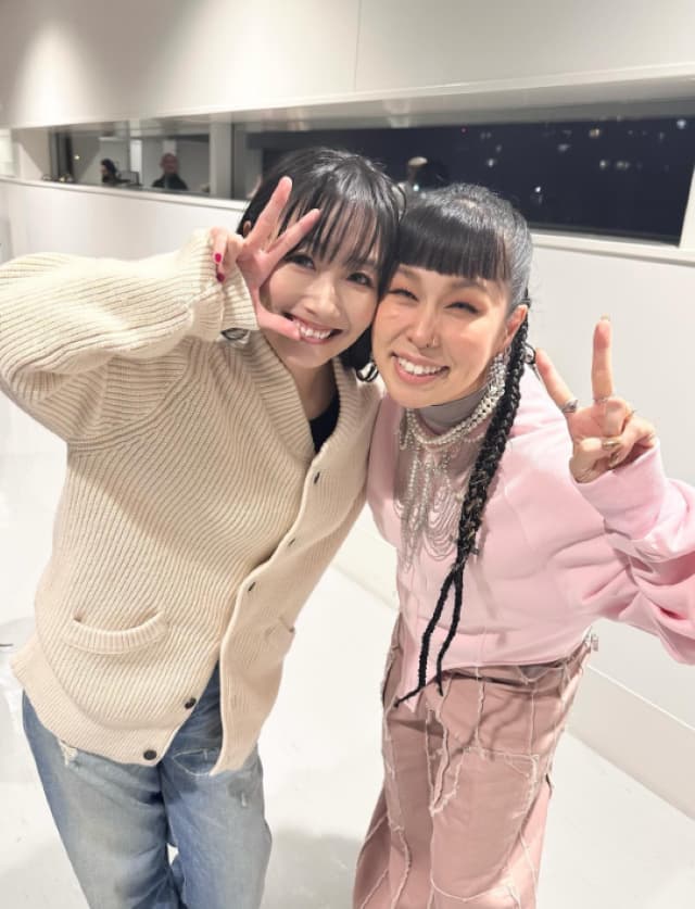大塚愛がAIとの2ショットを披露「会うたびに幸せになれる」