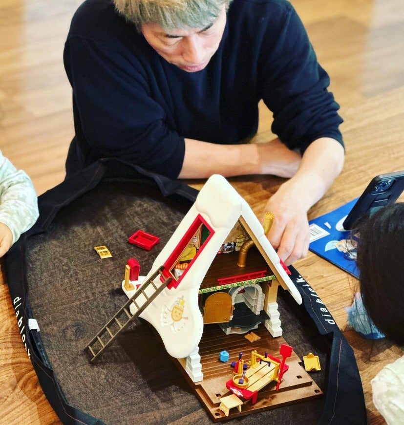 「優しいパパ💓」田村淳が5歳長女らとの最新ショット披露🌟仲良しな姿にキュン