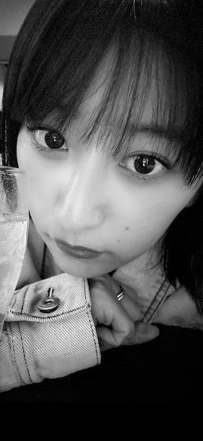 榎原依那が超近距離自撮りを公開！