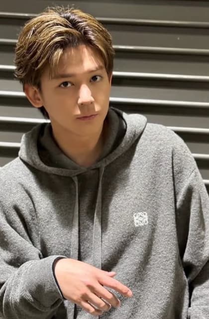 鋭い眼光が画面を射る！WESTꓸ・小瀧望がワイルド味溢れる最新ショットを披露！