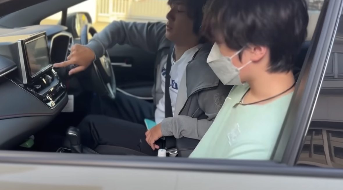 「ほんとに素敵なご兄弟💕」宇野昌磨が兄弟でのドライブ2Sを披露！