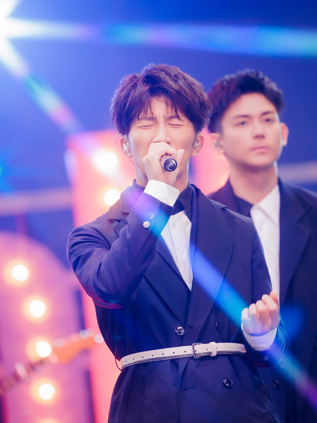 カッコイイWEST.が見れると話題！「WESSION」のオフショットを濵ちゃんがお届け