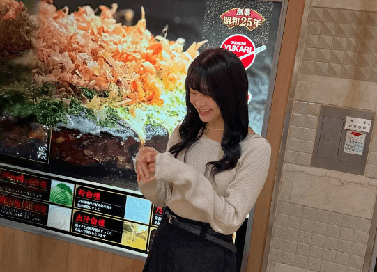 個性派美女アイドル、同名のお好み焼き屋へ！グルメショットにファン歓喜「おんなじっていうのは嬉しいですよね」