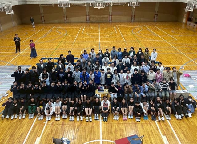 元バスケットボール選手・藤岡麻菜美が現役選手の宮崎早織 とともにトークショーへの出席を報告