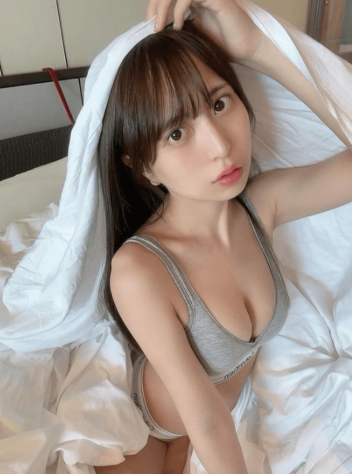 美女漫画家・竹内星菜、”男子大好き”カルクラ下着の公開でファン一同”フォーリン・ラブ”