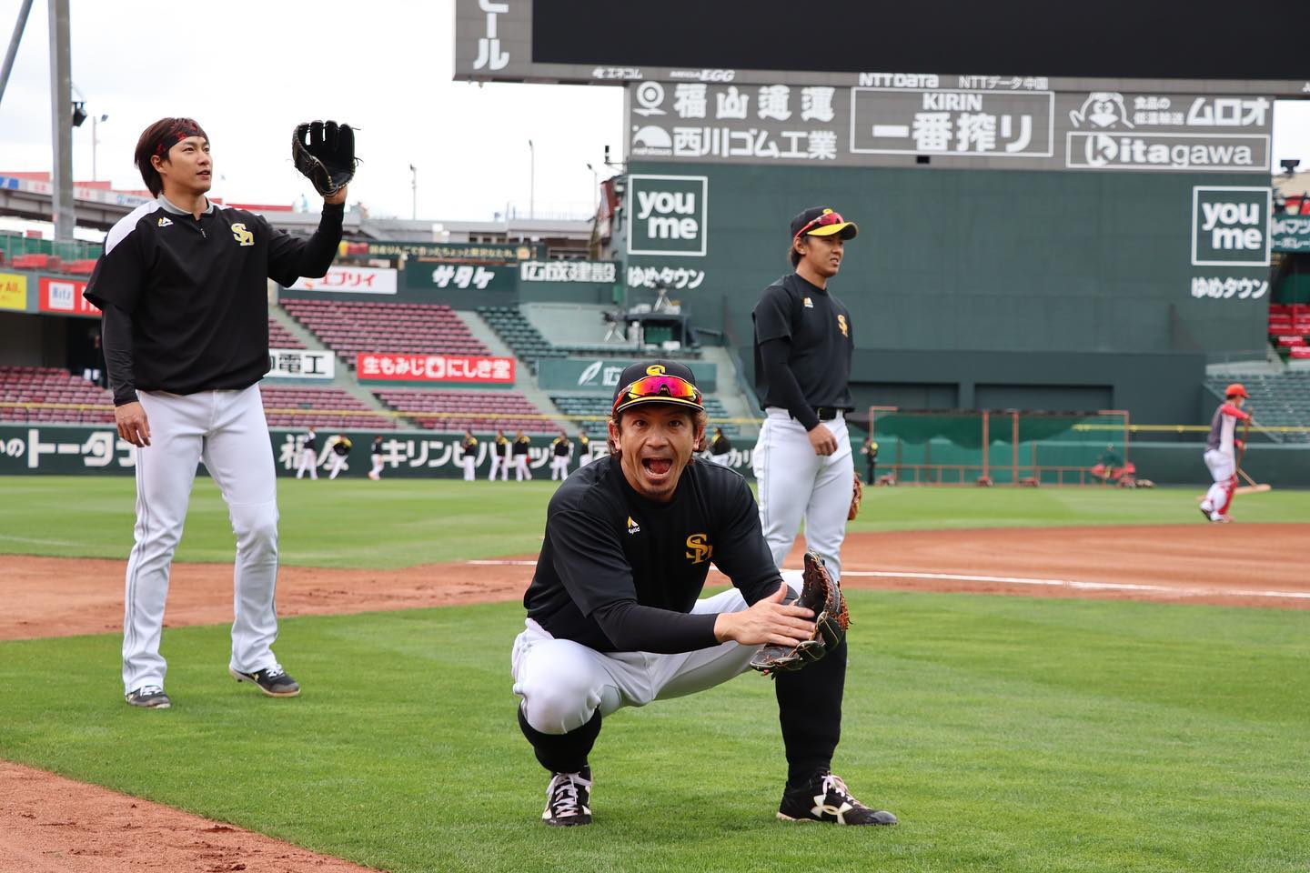 「アンダーアーマートリオ❤️」ソフトバンク・松田宣浩が柳田、今宮との3ショット公開⚾️🔥