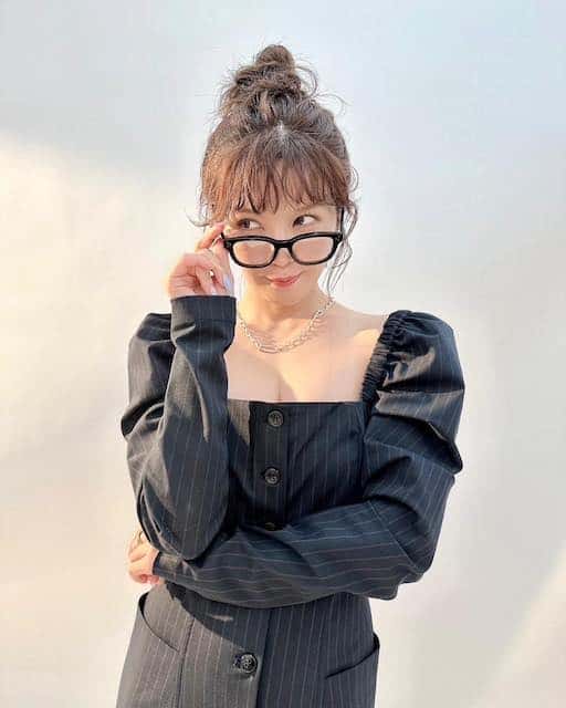 宇野実彩子が可愛すぎるオフショットを公開📸「お団子可愛すぎる💜」