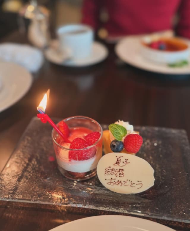 「大好きな2人がお祝いをしてくれました」近藤夏子が同期2人と幸せな時間を過ごす