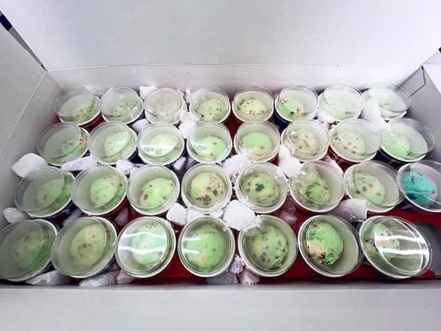 「ポッピングポッピングポッピング…」人気声優が誕プレ大量アイスの内訳を投稿してファン爆笑!?