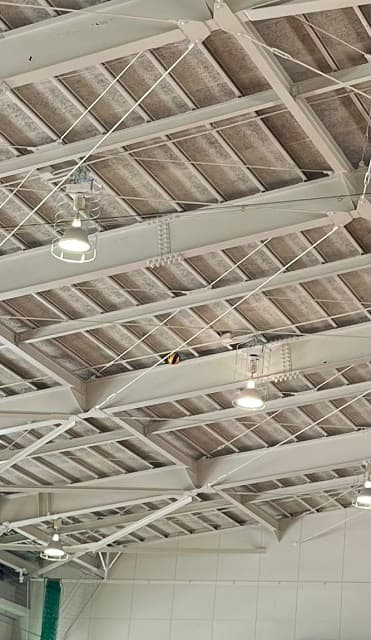 「30年間変わらない体育館あるあるが…」人気芸人が娘の入学式で見つけたものとは…？