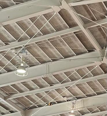 「30年間変わらない体育館あるあるが…」人気芸人が娘の入学式で見つけたものとは…？