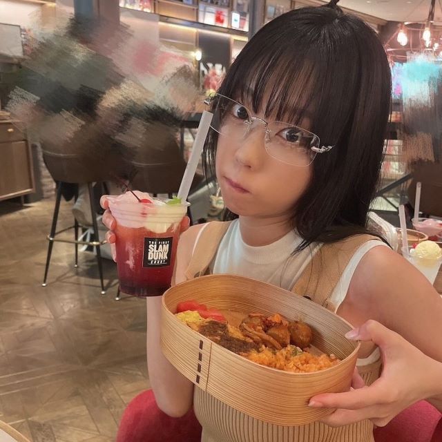 「メガネ萌え」グラドル・青山ひかるの久々インスタ投稿にファン歓喜！