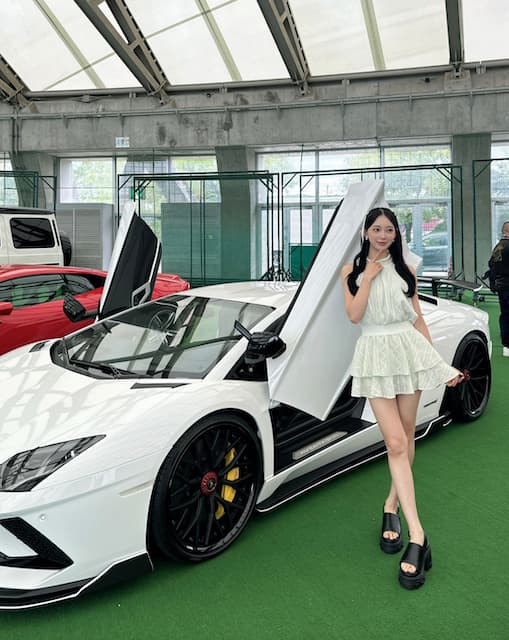 堀未央奈が美脚ショットを披露！ファンからは「スタイルもバグ」の声