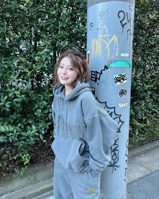 あの人気インフルエンサーの最新私服ショットが「好きすぎて叫びたい」と話題に