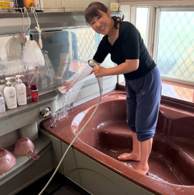 「あたしは、汚い風呂が大嫌いだ！」北斗晶が自宅の浴室を公開！気合を入れたお風呂掃除で怒り爆発！？