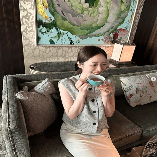 神谷明采の、息を呑む美麗・アフタヌーンティーショット