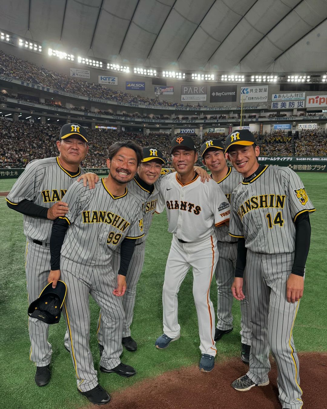 上原浩治が豪華すぎる阪神OBとの集合写真を披露！「素晴らしいメンバー」「たまらん」