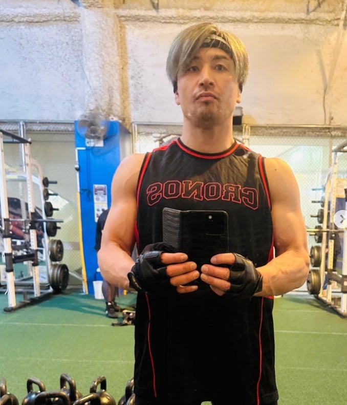 「腕スゴっ」魔裟斗がトレーニングの様子を公開