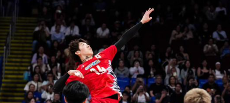 バレーボール日本代表・石川祐希 プレー中の写真をファンに公開！「応援しています！」