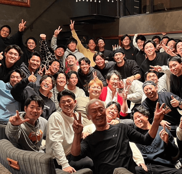 「投げる人と捕る人😄🍻」中日・柳裕也ら豪華食事会に注目集まる👀