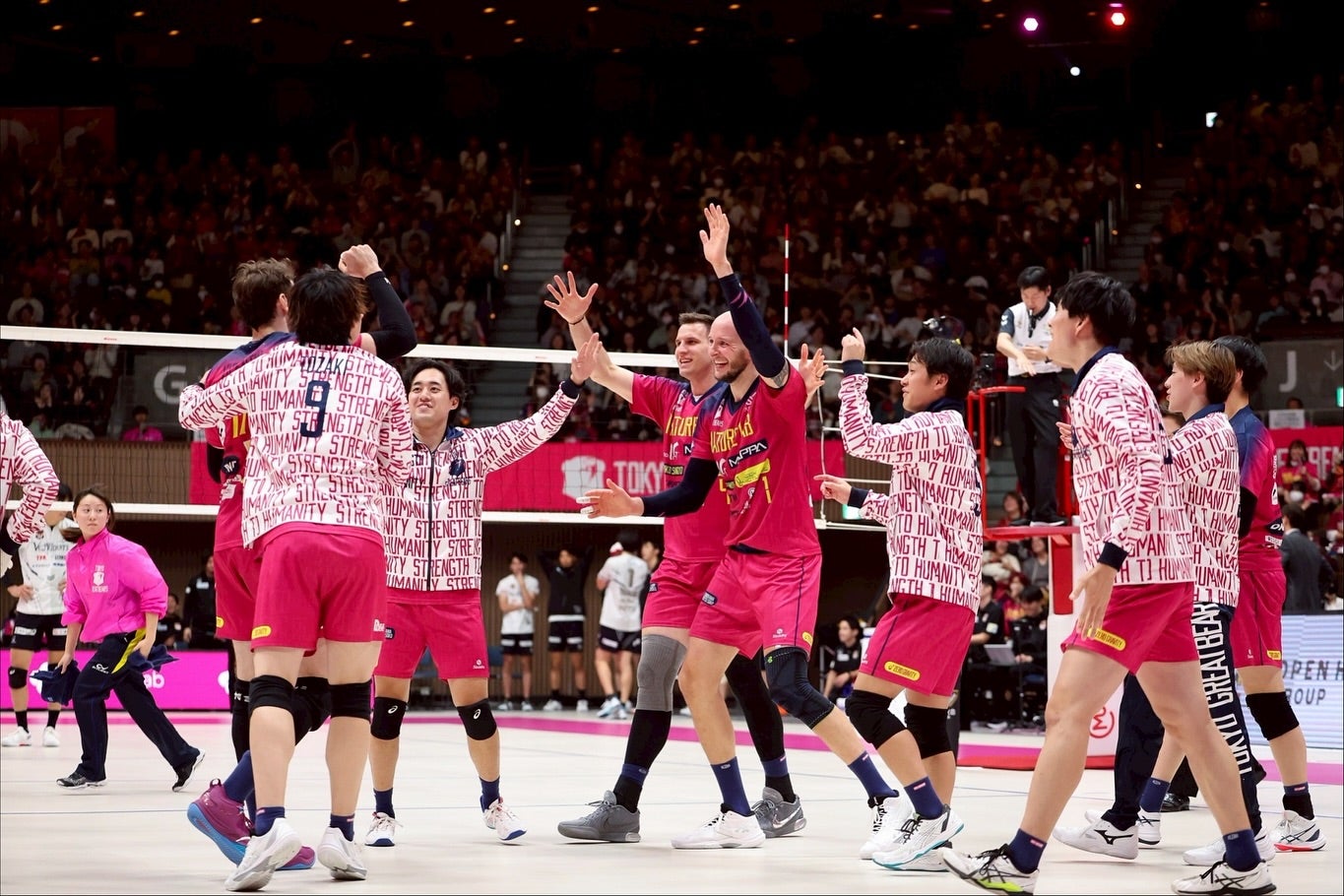 東京グレートベアーズ、ホーム戦で見せた笑顔の円陣ショット