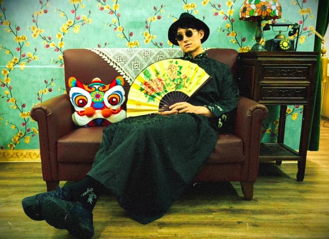 「台湾の伝統衣装に着替えて撮影」東京グレートベアーズの柳田選手と大竹選手が台湾の現地で伝統衣装に