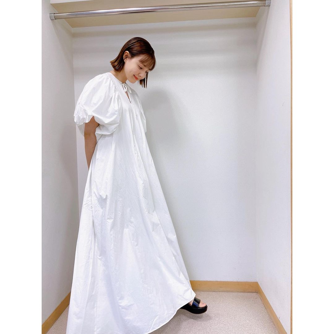 「夏のたのしみ🍑」トリンドル玲奈さんがオフショットを公開🌟👗