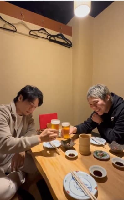 飯田将成、小比類薪と飲み会