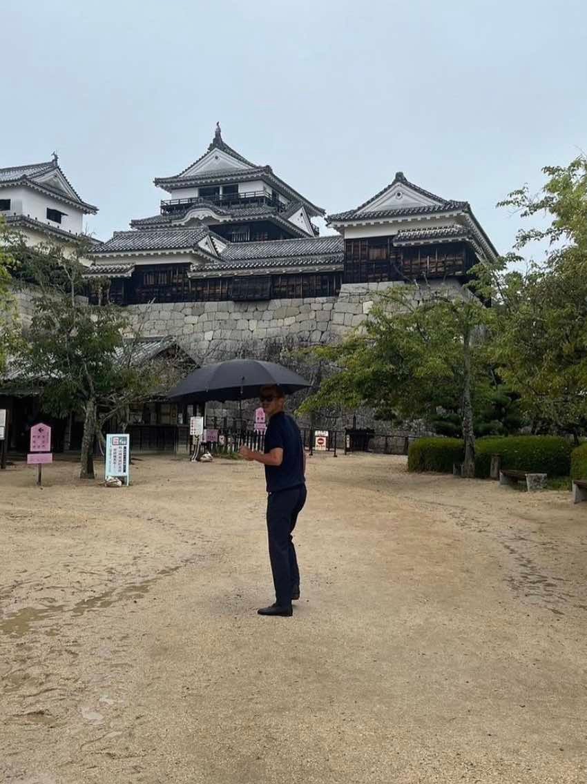 本田圭佑が〇〇城に！？