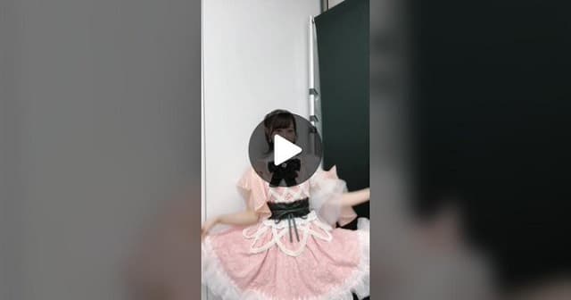 小倉唯がTikTok更新！お気に入りのライブ衣装でキュートすぎるダンスを披露